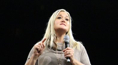 Author Shauna Niequist Apologizes for Her Silence Following Allegations Against Father, Bill Hybels