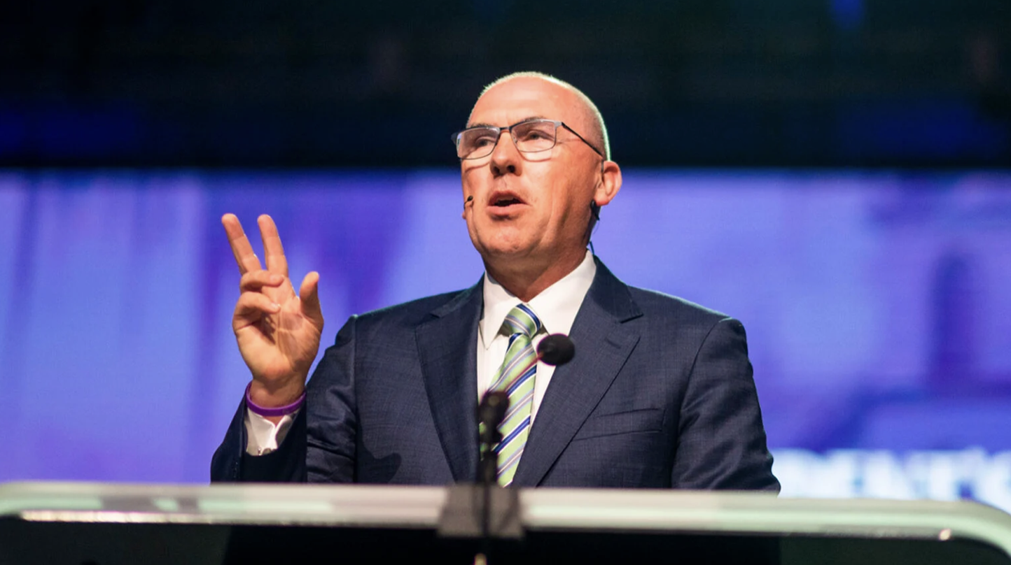 SBC Messengers Reelect Texas Pastor Bart Barber To A Second Term As ...