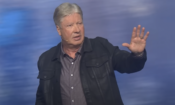 Fallout Continues as Ministries Distance Themselves From Robert Morris <br>  <p style='font-size:18px;line-height: 1.2em;'>Gateway Church elder apologizes to victim</p>